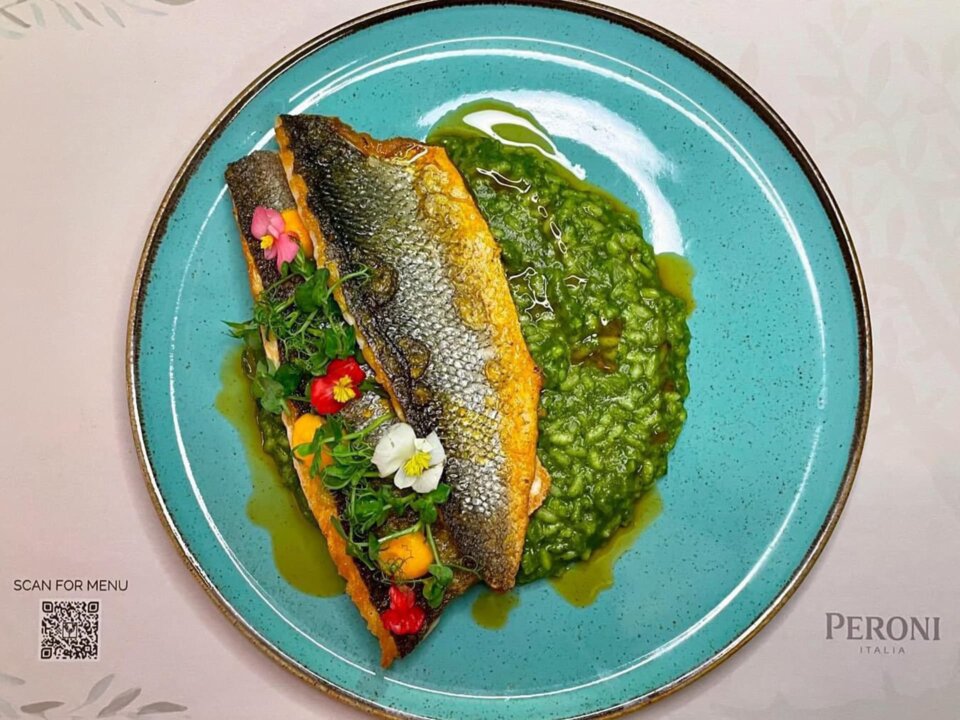 Filé de biban cu orez verde.